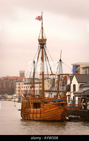 EINE REPLIK VON JOHN CABOT S ORIGINAL MATTHEW IN BRISTOL HAFEN ANGEDOCKT Stockfoto