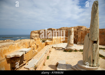 Aus Marmor Latrinen an der alten römischen Stadt Sabratha, Libyen Stockfoto