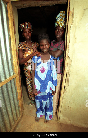 Afrikanische Familienmitglieder in Gambia Westafrika Stockfoto