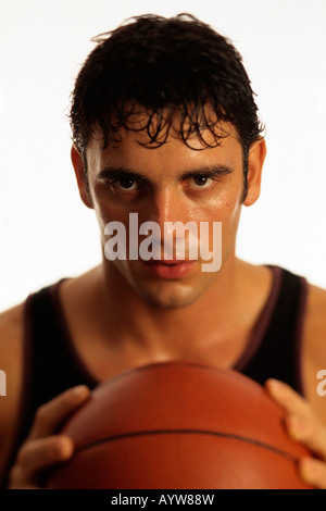 Porträt von männlichen Basketballspieler Stockfoto