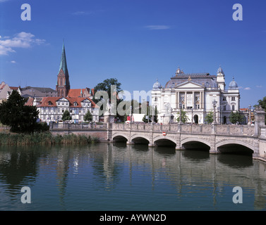 Stadtpanorama, St. Maria Und St. Johannes-Dom, Schlossbruecke, Staatstheater, Schwerin, Mecklenburg-Vorpommern Stockfoto