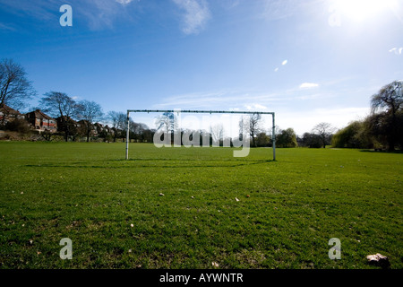 Empty football goalposts in playing fields on a summer morning, Southgate Enfield London England Stockfoto