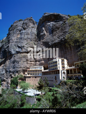 Kloster Mega Spileo Vor Steiler Felswand in Kalavryta, Peloponnes, Griechenland Stockfoto