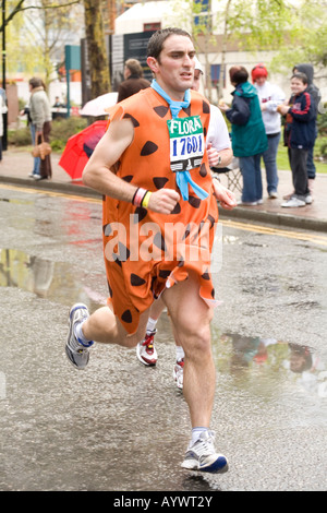 Liebe Läufer, London-Marathon 2008, Canary Wharf, London, England. Stockfoto