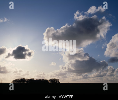 Wolkenstimmung, Dunkle Wolken bin Himmel Stockfoto