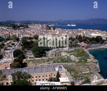 Stadtansicht von Korfu-Stadt Mit Alter Und Neuer Festung, Ionische Inseln, Griechenland Stockfoto