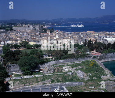 Stadtansicht von Korfu-Stadt Mit Alter Und Neuer Festung, Ionische Inseln, Griechenland Stockfoto