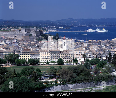 Stadtansicht von Korfu-Stadt Mit Neuer Festung, Ionische Inseln, Griechenland Stockfoto