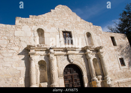 Mission San Antonio de Valero (The Alamo) entstand im Jahre 1718 als erste Stadtmission. Stockfoto