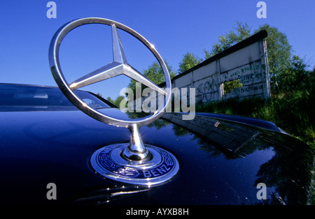 DEUTSCHLAND DER WAND IN GORSDORF IN DER EHEMALIGEN DDR MIT EINEM MERCEDES-AUTO 2008 Stockfoto