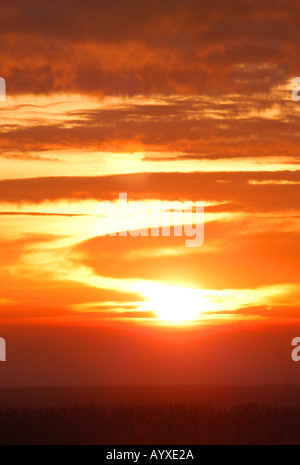Lebendiges Rot und orange sunrise Stockfoto