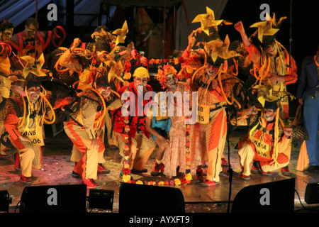 Zeigen Sie in der Sommer-Teatro Theater de Verano-Kompetenz in Montevideo Uruguay Karneval 2005 Stockfoto