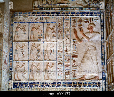 Relief Und Hieroglyphen Im Grabtempel des Petosiris, Tuna el Gabal, Mallaui, Mittelaegypten Stockfoto