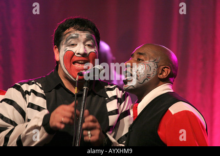 Uruguayische Murga Falta y Resto während einer Show in Buenos Aires im August 2005 Stockfoto