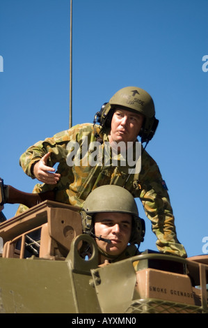 AUSLAV Fahrer australische Armee Mannschaftswagen Stockfoto