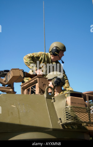 AUSLAV Fahrer australische Armee Mannschaftswagen Stockfoto