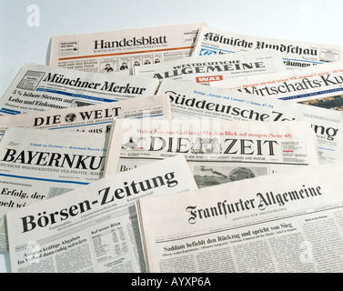 Zeitungen, Deutsche Zeitungen, deutsche Fachzeitschriften, Wirtschaftszeitung, Tageszeitung, Wochenzeitung, lesen eine Zeitung, Zeitungsleser, Herausgeber der Zeitung, Print, Presse, Printmedien, Pressebericht, Pressemarkt, Zeitschrift, Magazin, Journalist, Jo Stockfoto