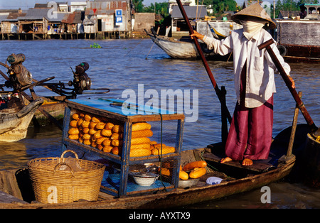 Bäckerei Boot auf Cai Rang schwimmende Markt, Mekong River. Cai Rang. Mekong-Delta, Vietnam Stockfoto