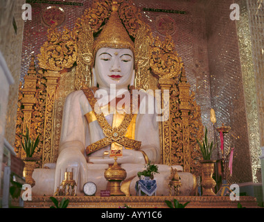 Riesige Marmor Statue von Buddha kyautawgyi Pagode, Mandalay, Myanmar, Asien. Stockfoto