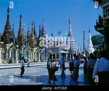 Innenraum der swedagon Pagode Komplexe, Rangun, Myanmar, Asien. Stockfoto