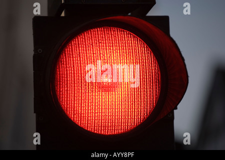 Eine rote Ampel an temporäre Ampel in Shropshire UK Stockfoto