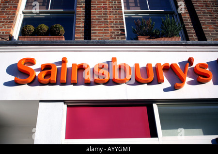 Sainsburys Supermarkt in London anmelden Stockfoto
