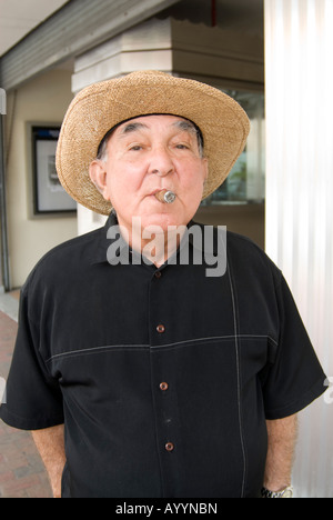 Porträt der alten Mann auf die Calle Ocho in Little Havana, Miami, USA Stockfoto
