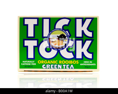 Marke Faltschachtel mit Tick Tock Organic Green Tea Bags Isoliert gegen einen weißen Hintergrund und kein Volk Stockfoto