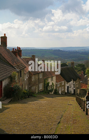 Auf der Suche nach Gold Hill Shaftesbury Dorset UK Stockfoto