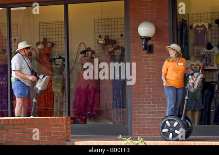 Menschen mit Segways tour zu die Stadt Pittsburgh Pennsylvania Stockfoto
