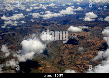 Stratocumulus Castellanus cloud-Blick vom Flugzeug über den peruanischen Anden zwischen Flughäfen Lima und Cusco Peru Südamerika Stockfoto