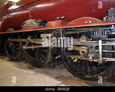 die "Prinzessin Margaret rose'steam Lokomotive und der Dampf fahren Übertragung Ruten. Stockfoto