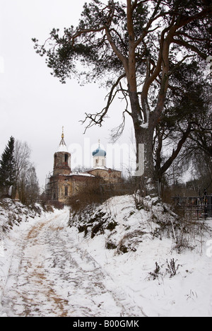 Kirche in Tichwin Friedhof, Gebiet Leningrad, Russland Stockfoto