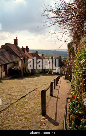 Auf der Suche nach Gold Hill Shaftesbury Dorset UK Stockfoto