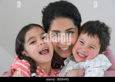 Porträt der Mutter Sohn und Tochter Stockfoto