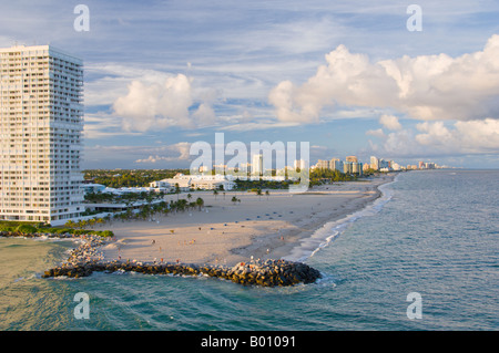 Den Atlantischen Ozean und den Eingang zum Hafen von Fort Lauderdale Florida USA Stockfoto