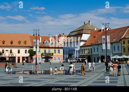 Rumänien, Siebenbürgen, Sibiu. Piata Mare Platz. Stockfoto