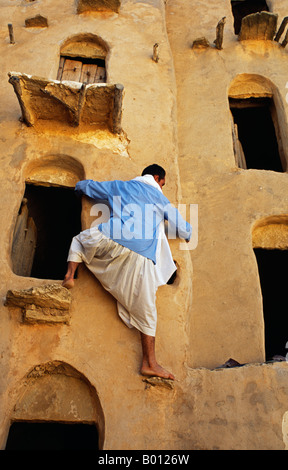 Tunesien, Jebel Abiadh. Diese restaurierte Ksar oder befestigte Getreidespeicher, ist unter Tunesiens besten Beispiele der Architektur. Stockfoto