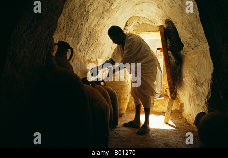 Tunesien, Jebel Abiadh. Diese restaurierte Ksar oder befestigte Getreidespeicher, ist unter Tunesiens besten Beispiele der Architektur. Stockfoto