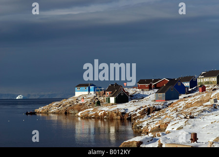 Grönland, Ittoqqortoormiit. Die isolierten Dorf von Ittoqqortoormiit (Scoresbysund) an der nördlichen Ostküste Grönlands. Stockfoto