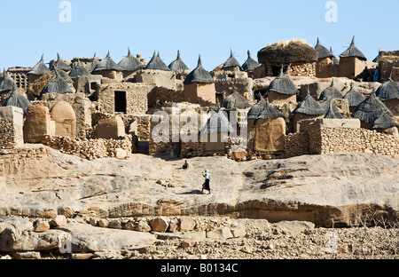 Mali, Dogonland. Eine attraktive Dogon-Dorf auf die Böschung Bandiagara. Stockfoto