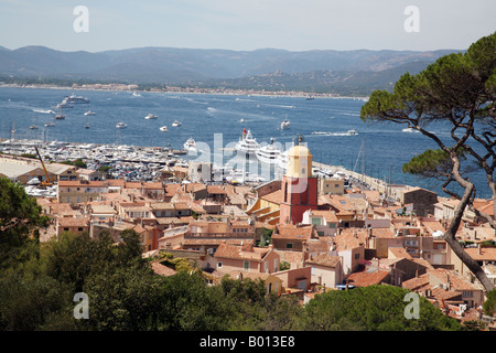 Ein Panoramablick auf St. Tropez und den Hafen, die Provence, Frankreich Stockfoto
