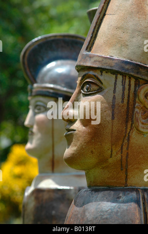 Skulpturen des brasilianischen Künstlers Francisco Brennand bei Oficina Brennand in Recife. Stockfoto