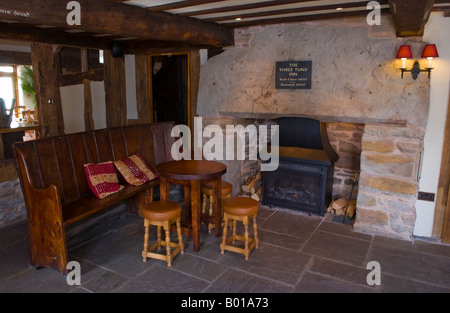 17. Jahrhundert drei Tuns Inn Hay on Wye Powys Wales UK EU aus 1600 Bar-Bereich Stockfoto