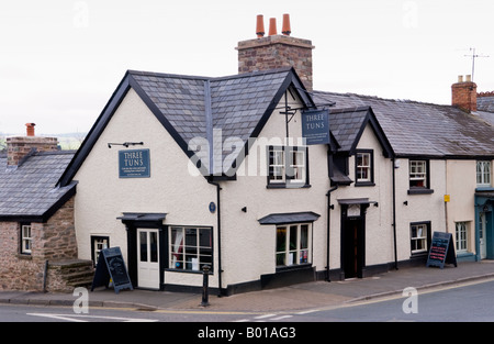 17. Jahrhundert drei Tuns Inn Hay on Wye Powys Wales UK EU aus 1600 Stockfoto