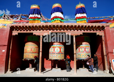 Buddhistischer Tempel in China herumlaufen Stockfoto