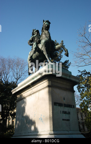 Denkmal in öffentlichen Gärten Vescovo - Udine-Friaul-Italia Stockfoto