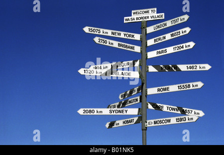 Western Australien und Süd-Australien-Grenzübergang Seufzen post Stockfoto