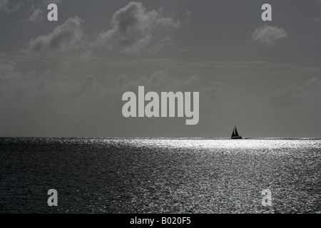 Boot auf dem Meer, Turners Beach, Antigua, Caribbean Stockfoto