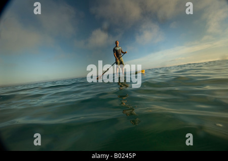 Surfer aufstehen Stockfoto